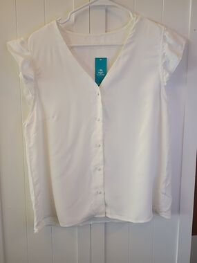 CUPSHE White V-Neck Button Front Women's Top